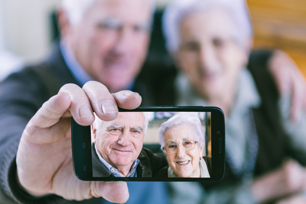 como-adaptar-o-celular-para-idosos